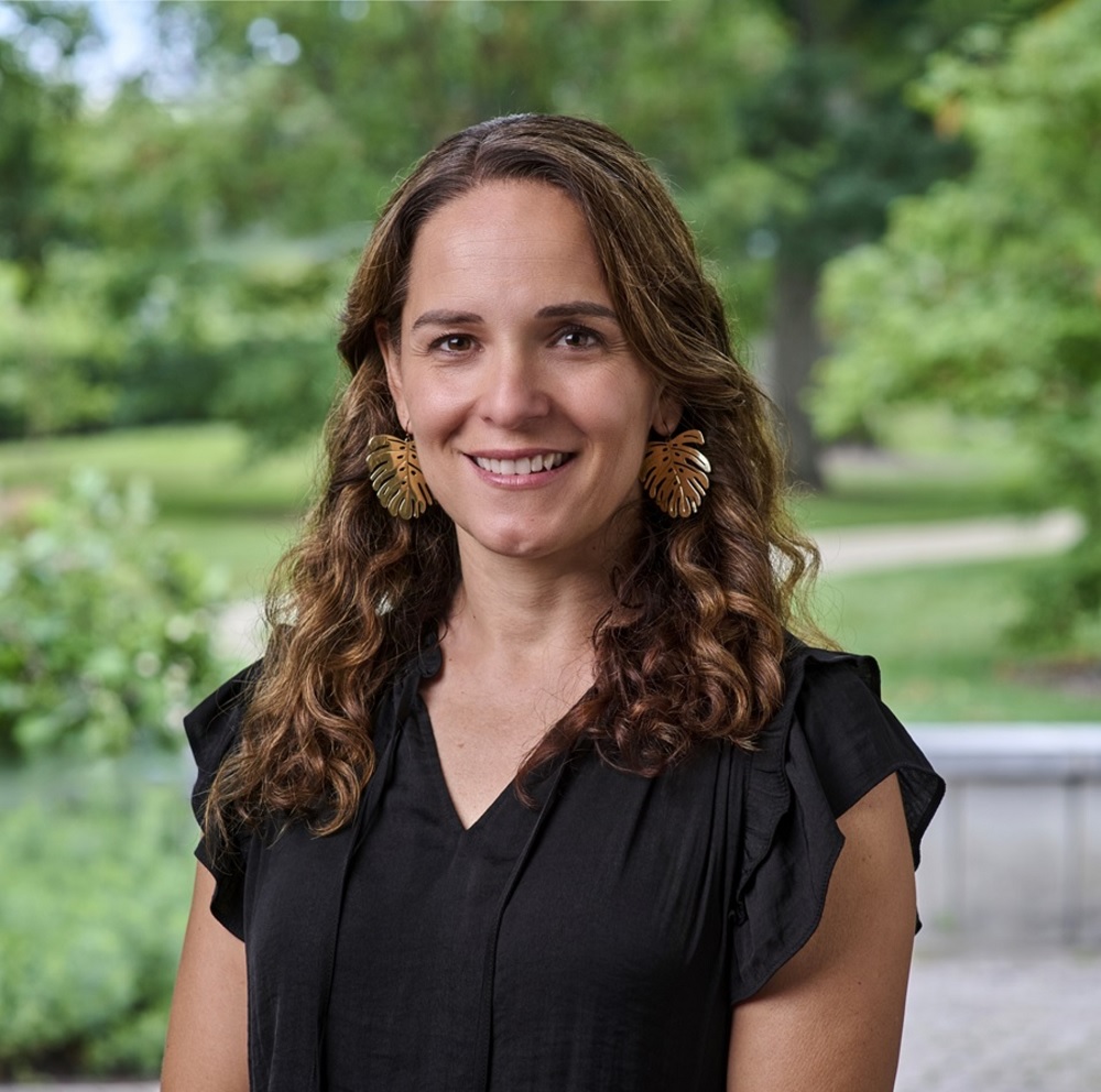 Silvia Álvarez-Clare del Morton Arboretum como líder Latina