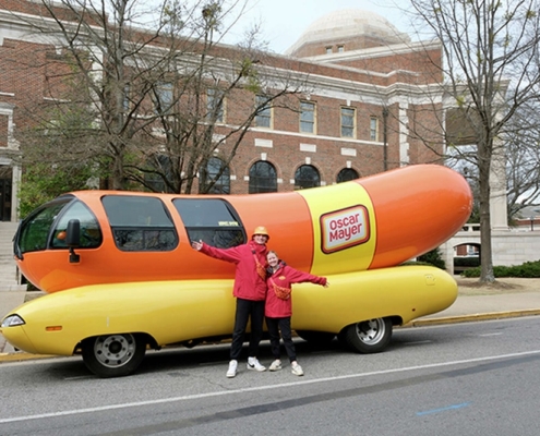 “Wienermobile” de Oscar Mayer llegó a Greenville el lunes