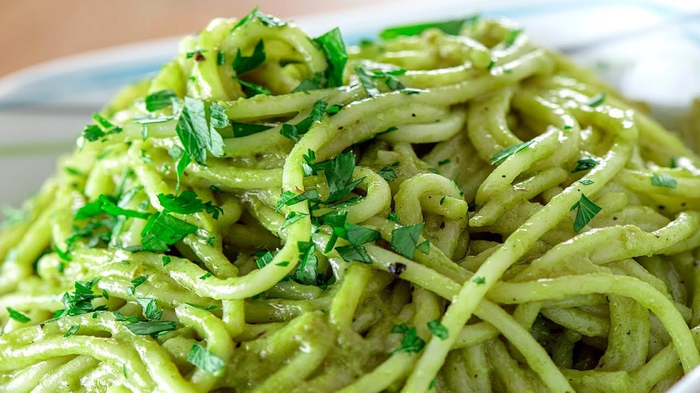 Espaguetis verdes con chile poblano: la receta que te enamorará