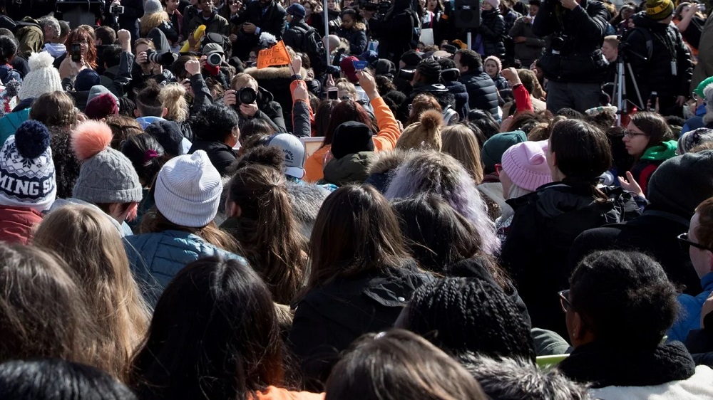 Estudiantes inmigrantes preocupados por cambios en la matrícula