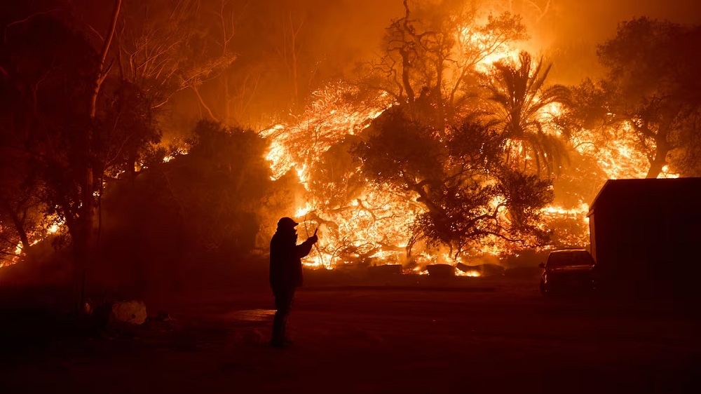 Incendio forestal descontrolado en Malibú: urgente evacuación