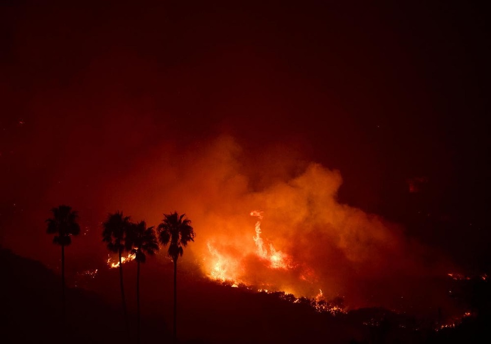 Incendio forestal descontrolado en Malibú: urgente evacuación