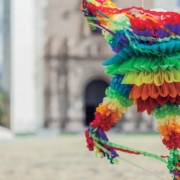 Piñatas navideñas: descubre su significado y qué contiene