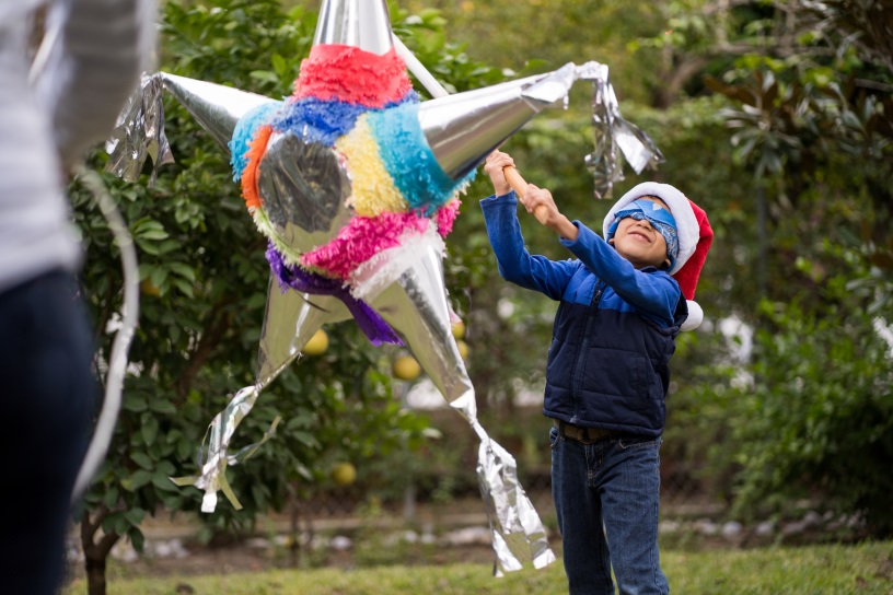 Piñatas navideñas: descubre su significado y qué contiene