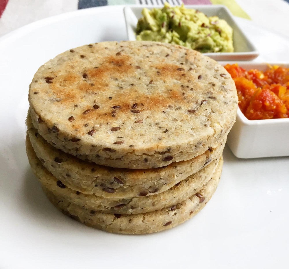 Arepas superfood: preparada con avena, linaza y chía