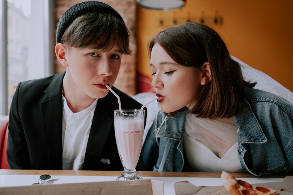 Bebidas refrescantes: café frío con cocoa y “frappé” de coco