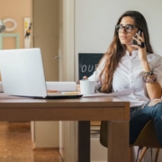 Errores comunes que te roban el tiempo y la eficiencia en el trabajo