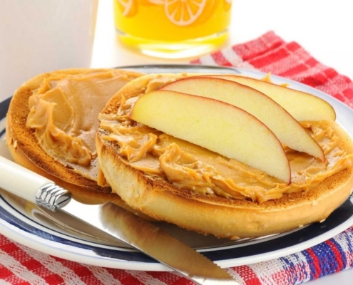 Mantequilla de maní y manzana: el sándwich ganador