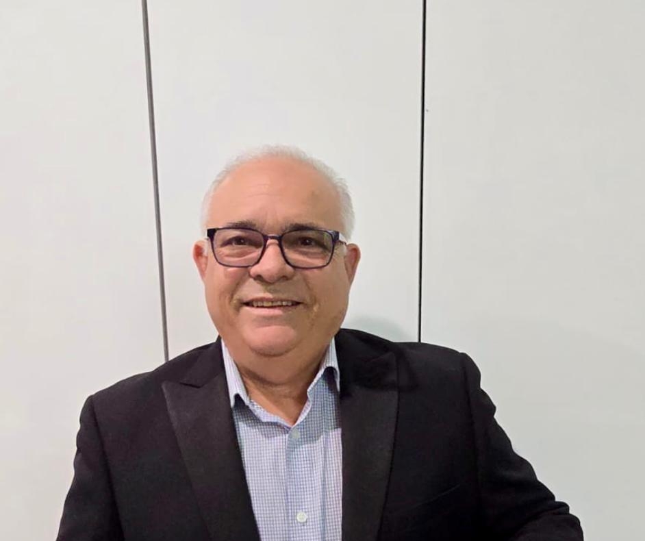 Chef Juan Muñoz lanza libro con recetas mediterráneas