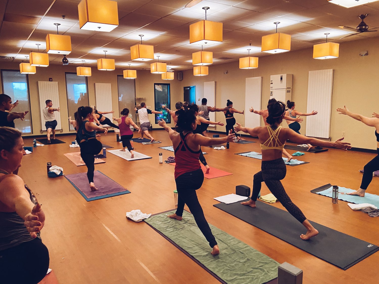 Southern Om Hot Yoga celebra 15 años en Greenville