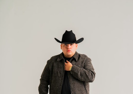 Alex Ortiz lanza “Coleccionista”, un EP lleno de emociones