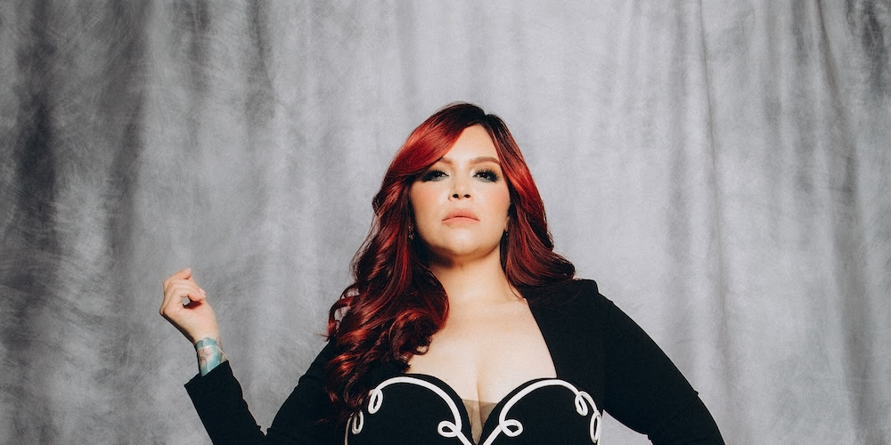 Jacqie Rivera emociona en festival de Beaumont con homenaje familiar