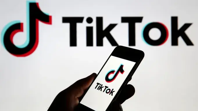 Trump anuncia posible acuerdo con China para mantener TikTok en EE. UU.