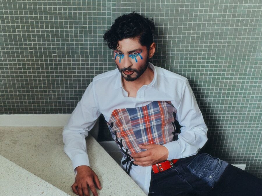 Tomás Santiago debuta con “Me dejé caer”