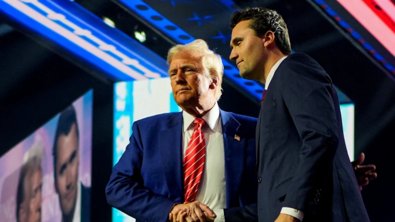 Asesinan al comentarista conservador Charlie Kirk en universidad de Utah