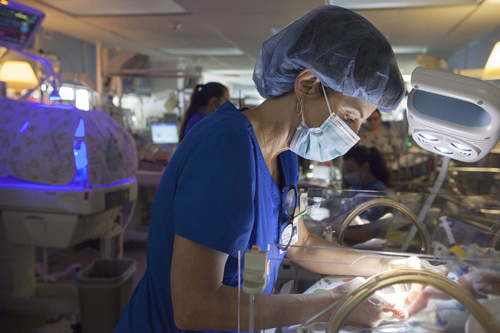Recién nacidos enfrentan desafíos de salud en Carolina del Sur