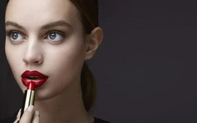 Regreso triunfal del labial mate: color, confort y ciencia cosmética
