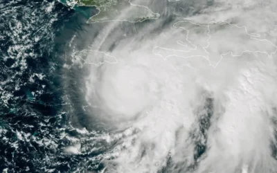 Florida organiza centros de ayuda para afectados por Melissa