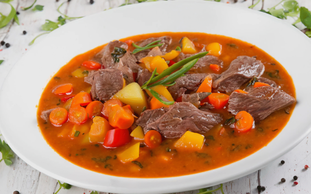 Ternera en salsa con vegetales: un almuerzo suculento y nutritivo
