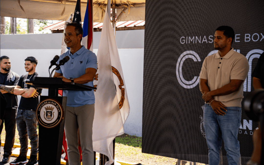Myke Towers y San Juan inauguran gimnasio Caimito remodelado