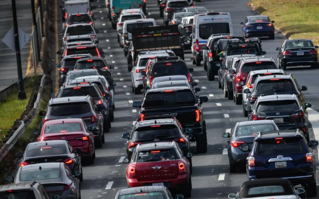 Consejos esenciales para viajar seguro en Acción de Gracias