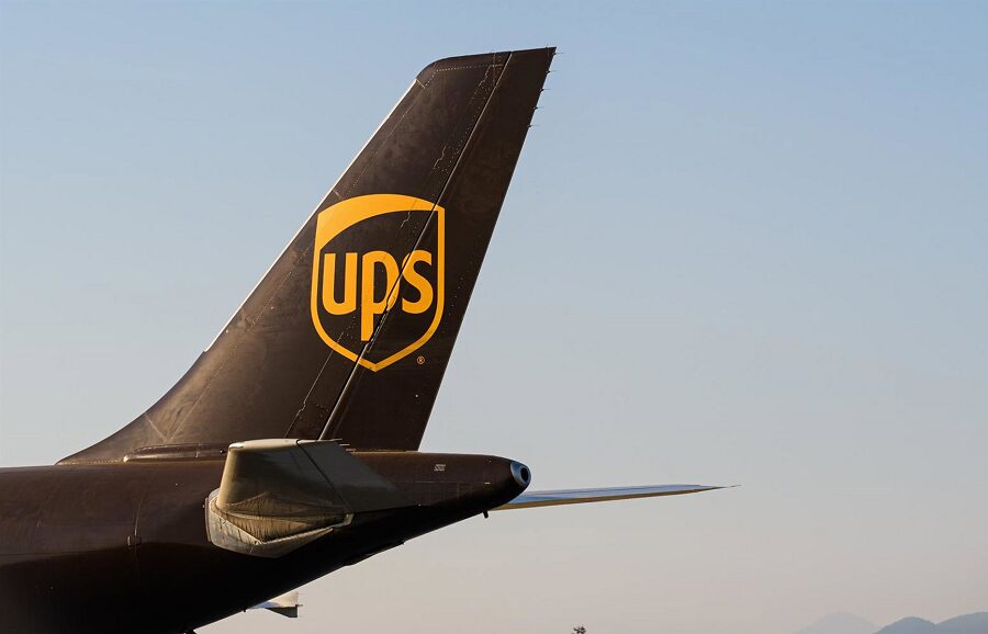 Avión de carga de la empresa UPS se estrella en Kentucky