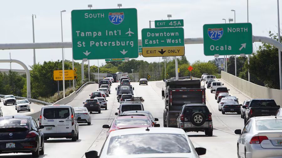 Miles de residentes de Florida se movilizarán en auto por Thanksgiving