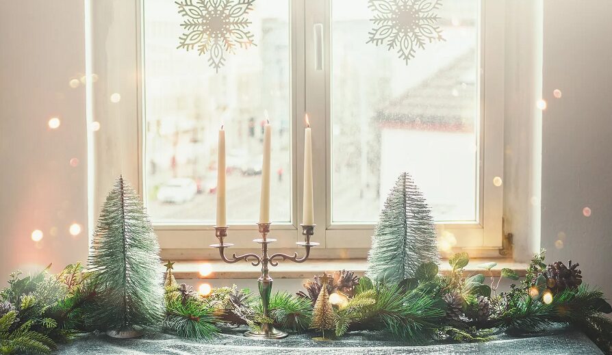 Ideas prácticas para decorar las ventanas en Navidad