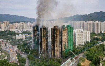 Incendio en edificios de Hong Kong deja más de 60 muertos