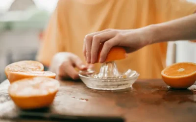 Beber jugo de naranja a diario mejora la salud cardíaca