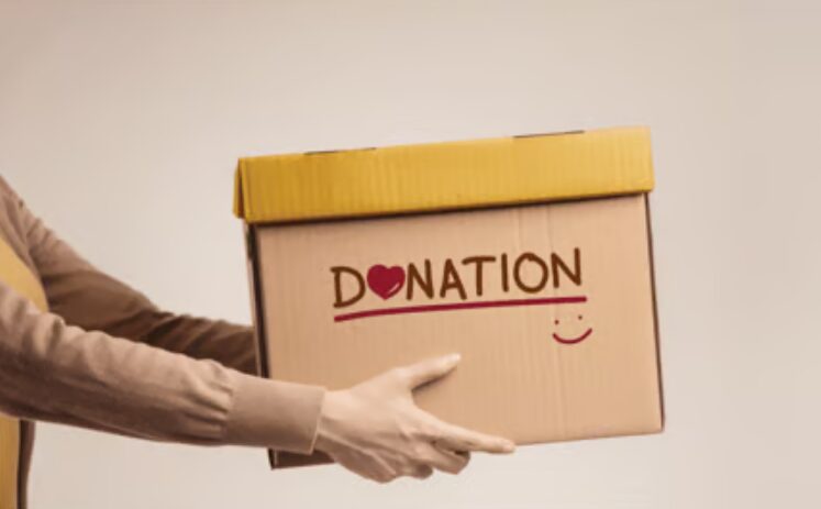 Bufetes de Miami recolectan juguetes para niños inmigrantes bajo custodia