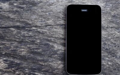 Tu teléfono no duerme: descubre qué hace mientras no lo usas