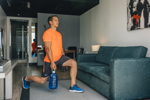 Guía para hacer ejercicios en casa sin equipos profesionales 