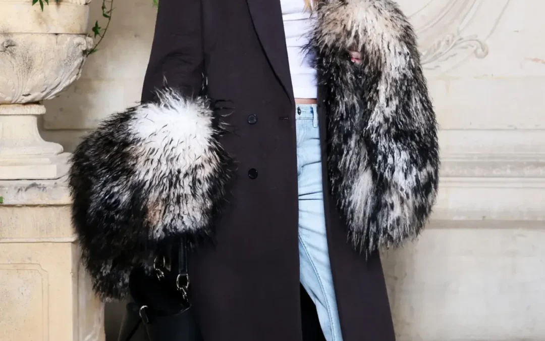 Jennifer Lawrence y su uso de los jeans wide leg con tacones