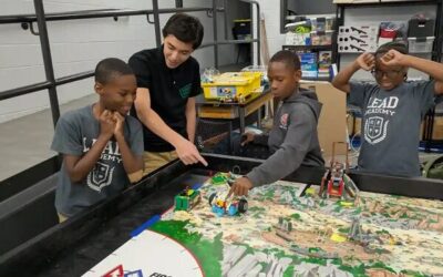 Misión robótica llega a las escuelas más necesitadas de Greenville