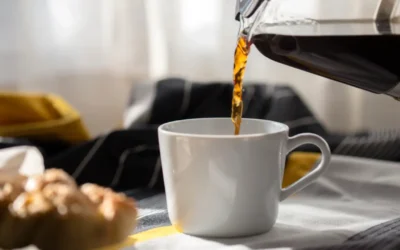 Café y té con cafeína podrían reducir riesgo de demencia