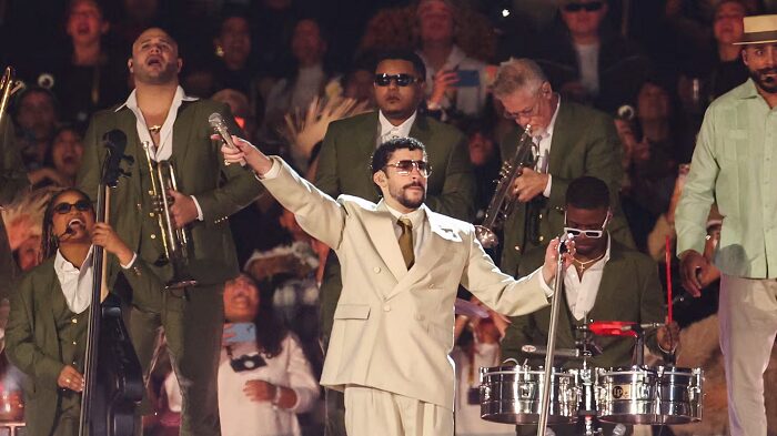 Bad Bunny arrasa en Premio Lo Nuestro 2026  