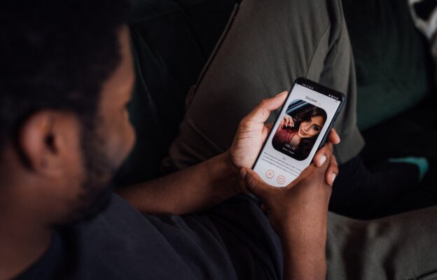 San Valentín: aplicaciones de citas empeoran la salud mental, según expertos
