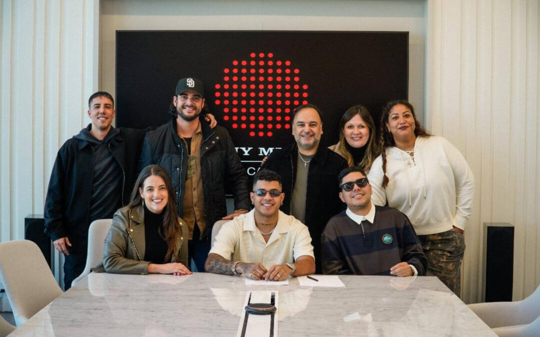 Boza renueva su contrato con Sony Music