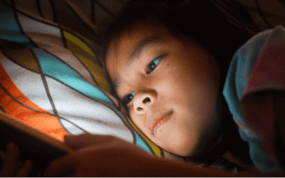 Exceso de pantallas dispara riesgo de depresión infantil