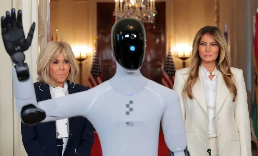 Impactante robot con IA llega a la Casa Blanca