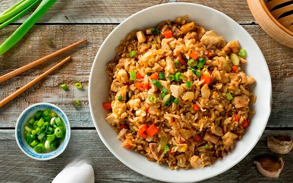 Arroz chino frito: cómo hacerlo y lograr un sabor irresistible