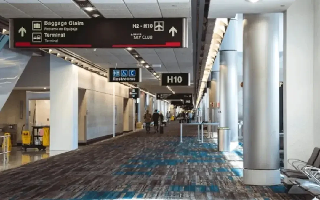 Retrasos: caos en aeropuertos del sur de Florida