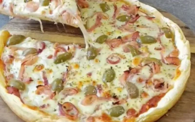 Prepara esta pizza con masa de papa y disfrútala sin culpa