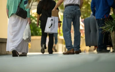 Economía estadounidense pierde fuerza en medio de precios altos