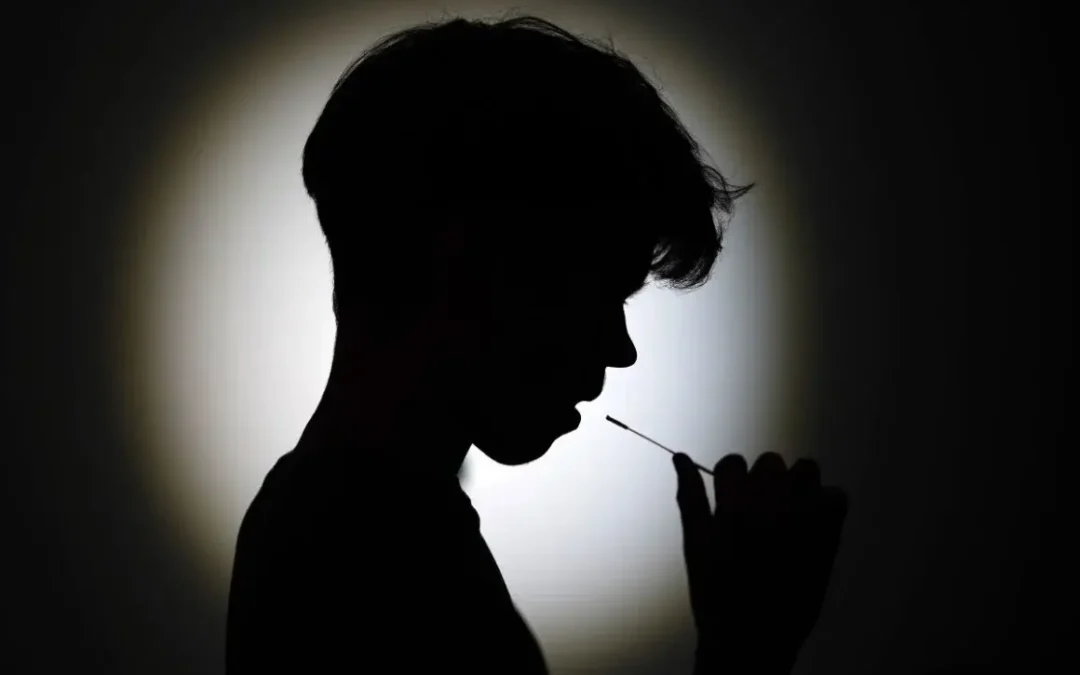 Nueva variante “cigarra” del COVID-19 alerta a científicos