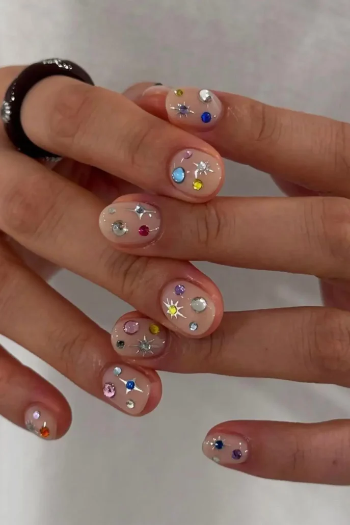 Uñas con pedrería 