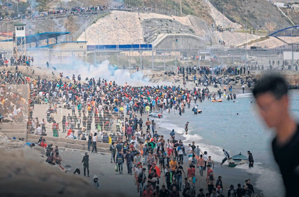 Caos en Ceuta por llegada masiva de inmigrantes: España refuerza frontera