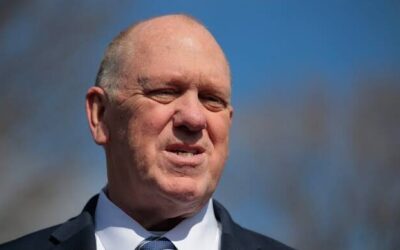 Homan dice que inmigrantes estarían vivos si “fuesen acatado” órdenes del ICE”