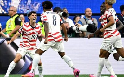 Estados Unidos avanza a octavos de final sin despeinarse